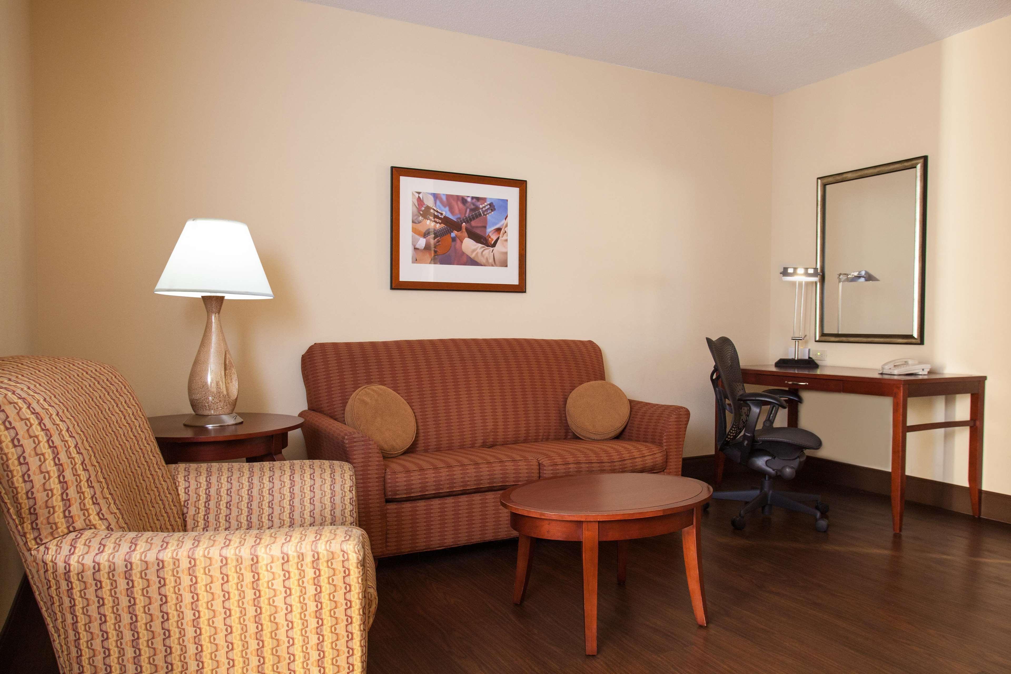 Hilton Garden Inn El Paso University Extérieur photo
